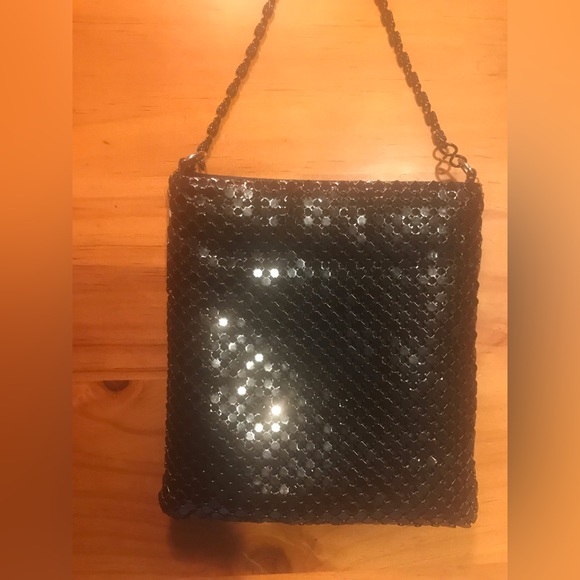 Gorgeous 😍 Tiny Vintage Metal Mesh Small Purse. Metal Swirl Pattern Chain Strap - Picture 2 of 11
